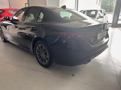 Alfa Romeo Giulia 2.2 Turbodiesel 180 CV AT8 Super (16)