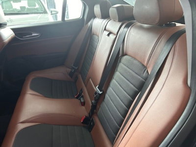 Alfa Romeo Giulia 2.2 Turbodiesel 180 CV AT8 Super (9)