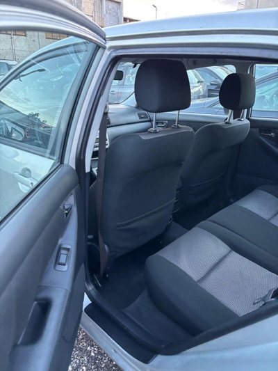 Toyota Corolla 1.D-4D M-MT 5 porte ESP (10)
