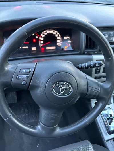 Toyota Corolla 1.D-4D M-MT 5 porte ESP (5)