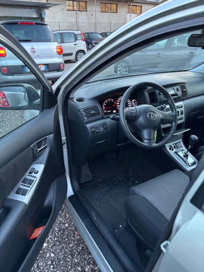 Toyota Corolla 1.D-4D M-MT 5 porte ESP (6)