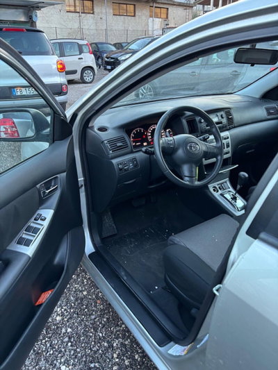 Toyota Corolla 1.D-4D M-MT 5 porte ESP (7)
