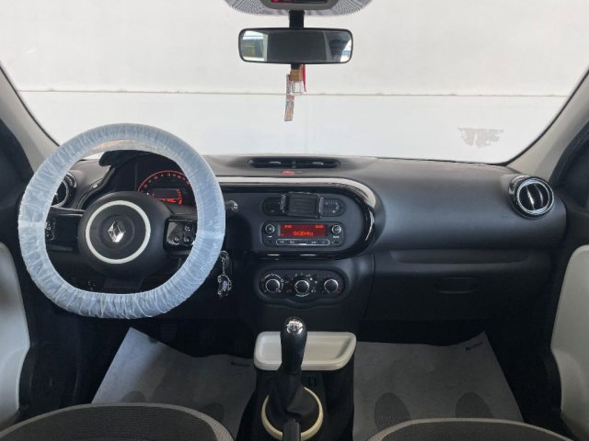 Renault Twingo 1.0 SCe Live (16)