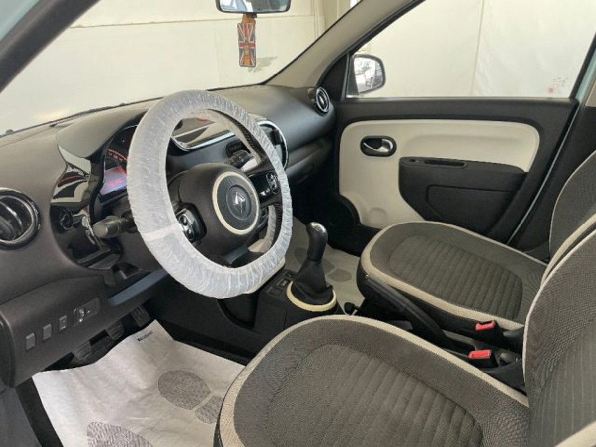 Renault Twingo 1.0 SCe Live (18)