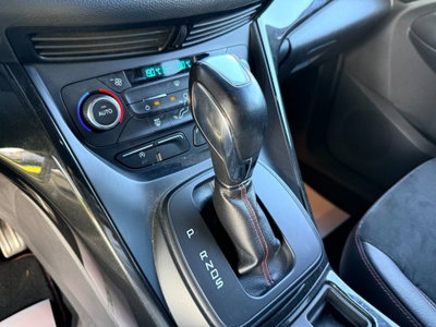 Ford Kuga 1.5 TDCI 120 CV S&S 2WD Powershift ST-Line (13)
