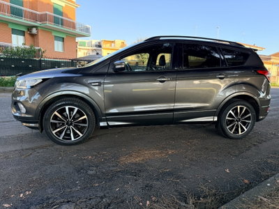 Ford Kuga 1.5 TDCI 120 CV S&S 2WD Powershift ST-Line (4)