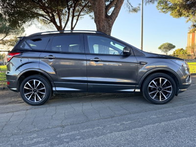 Ford Kuga 1.5 TDCI 120 CV S&S 2WD Powershift ST-Line (5)