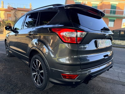 Ford Kuga 1.5 TDCI 120 CV S&S 2WD Powershift ST-Line (6)