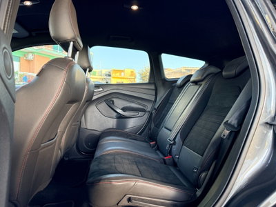Ford Kuga 1.5 TDCI 120 CV S&S 2WD Powershift ST-Line (9)