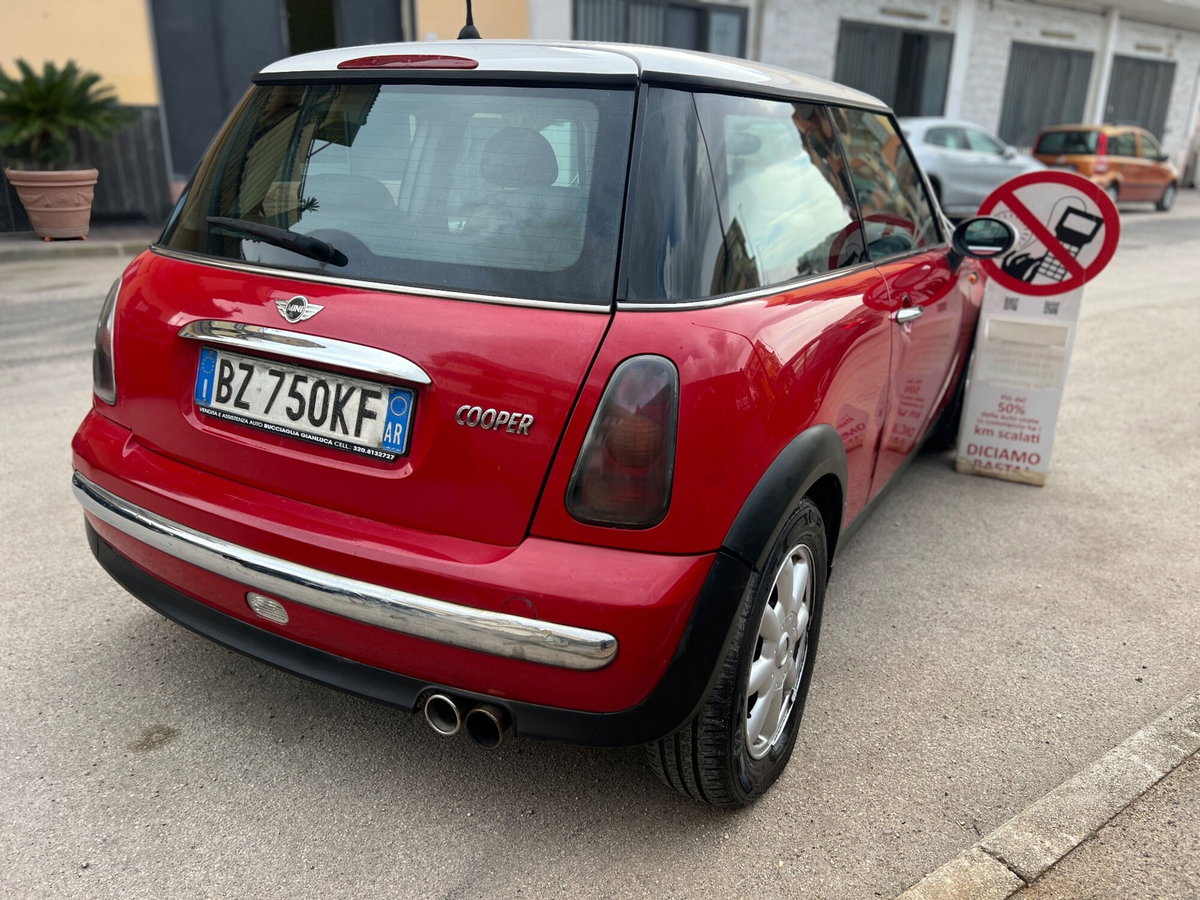 MINI Mini 1.6 16V Cooper (4)