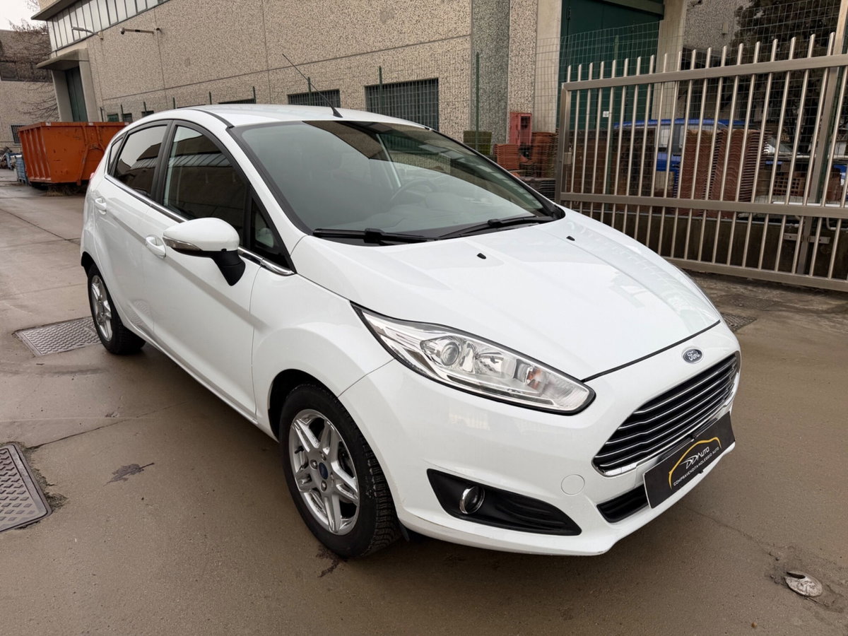 Ford Fiesta 1.4 16V 5p. Titanium (2)