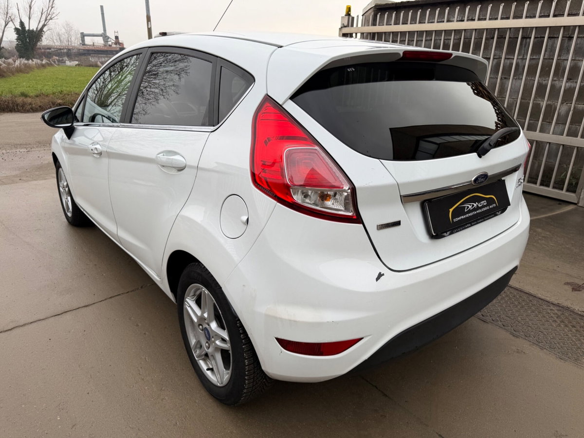 Ford Fiesta 1.4 16V 5p. Titanium (3)