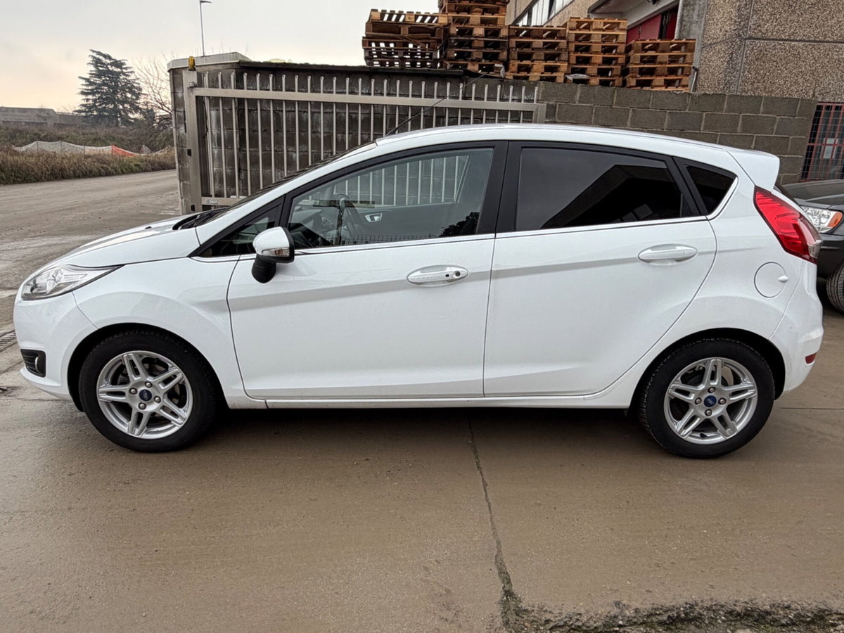 Ford Fiesta 1.4 16V 5p. Titanium (5)