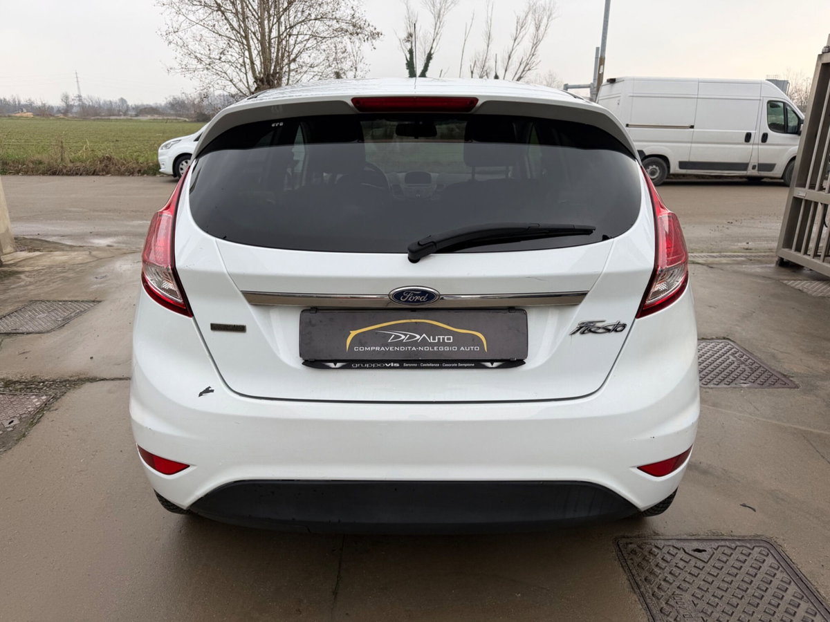 Ford Fiesta 1.4 16V 5p. Titanium (8)