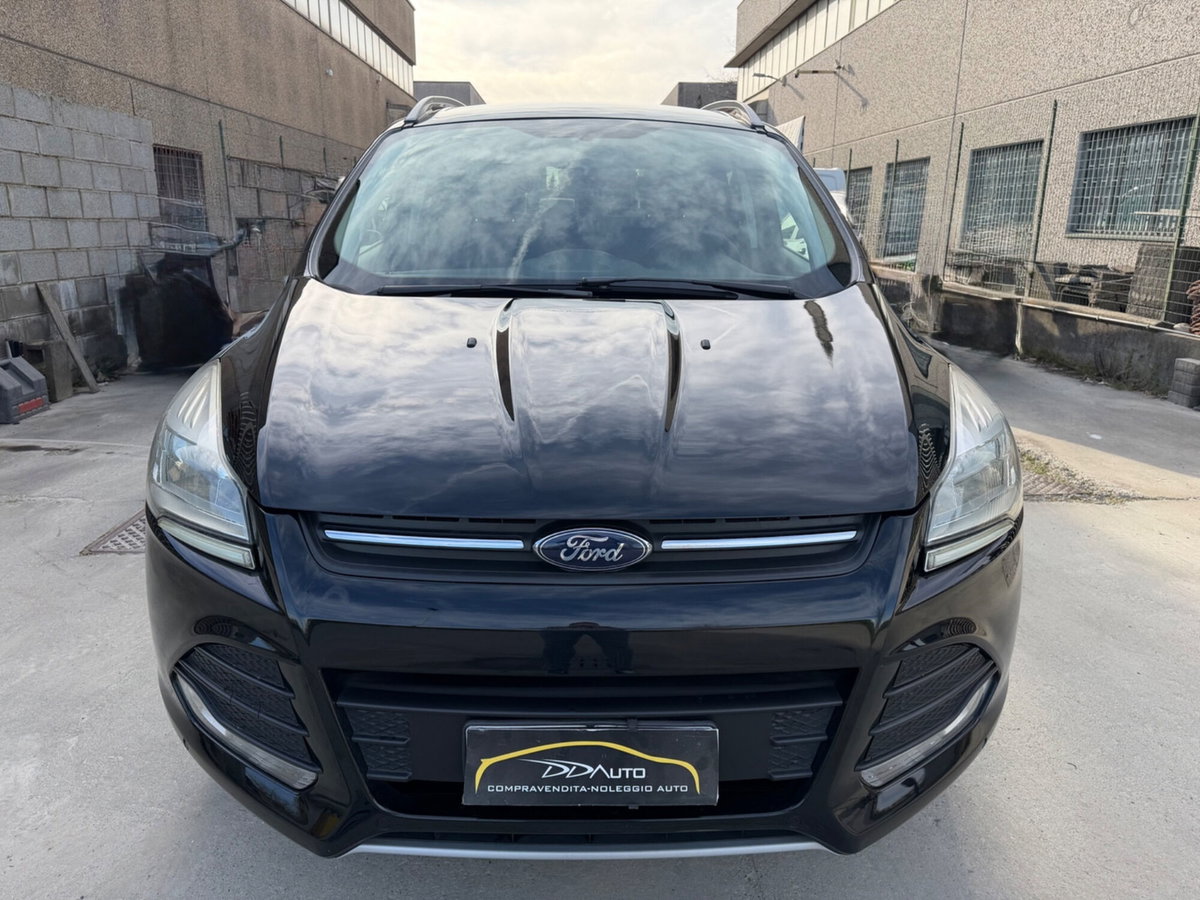 Ford Kuga 2.0 TDCI 140 CV 4WD Powershift Titanium (3)