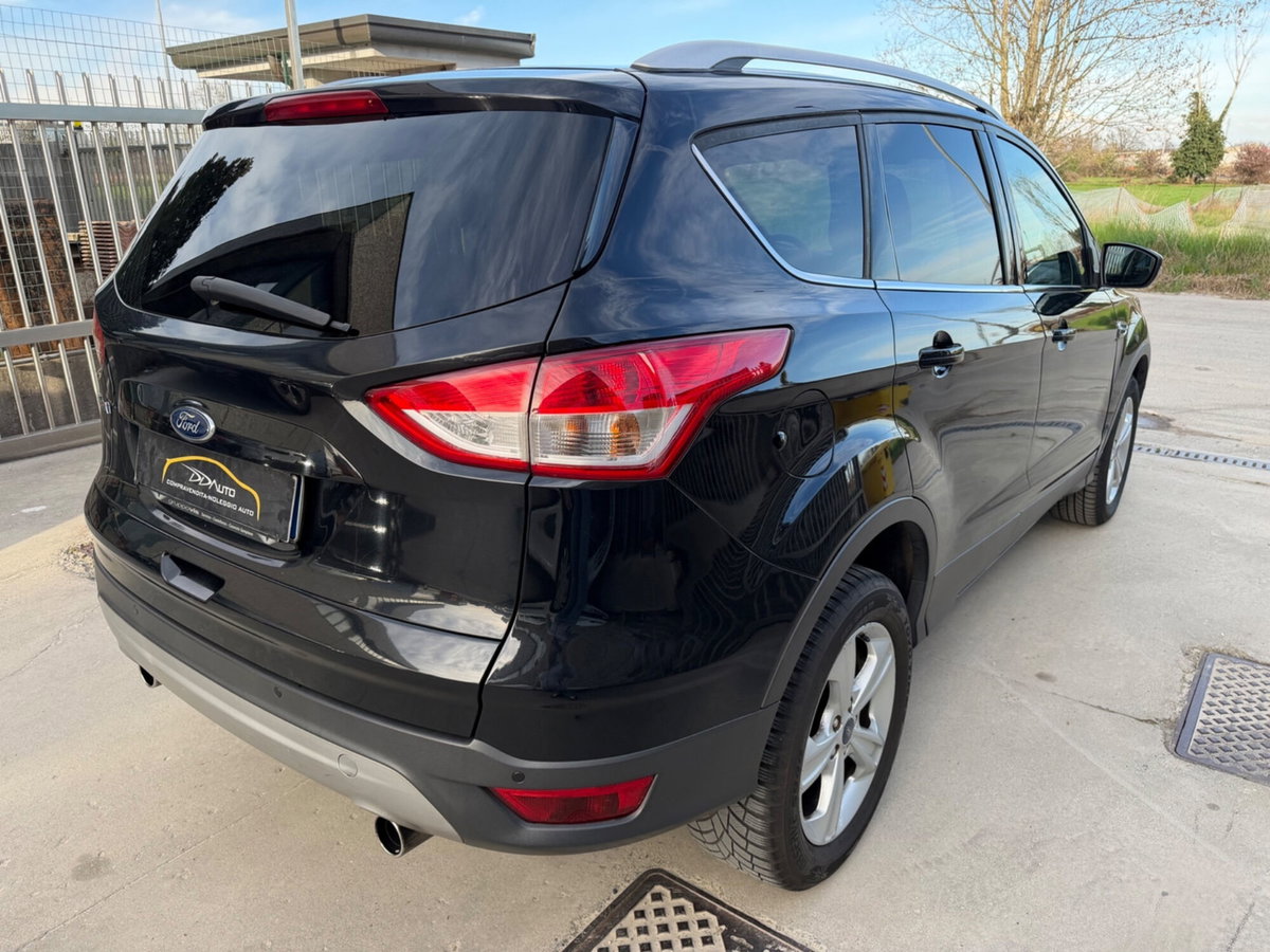 Ford Kuga 2.0 TDCI 140 CV 4WD Powershift Titanium (6)