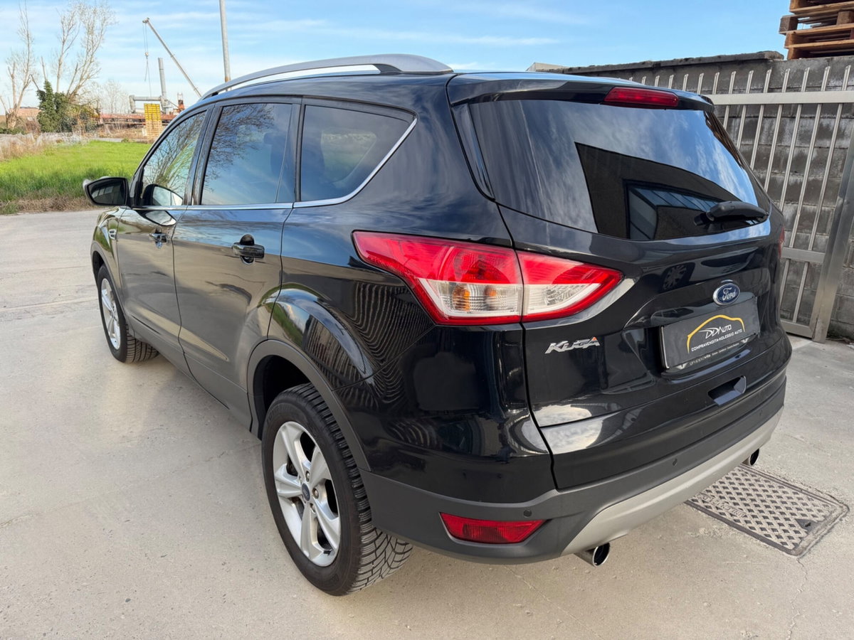 Ford Kuga 2.0 TDCI 140 CV 4WD Powershift Titanium (7)