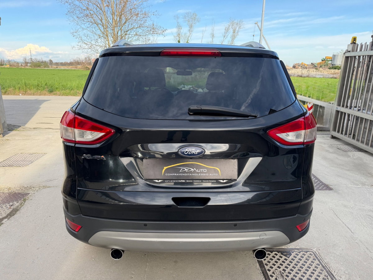 Ford Kuga 2.0 TDCI 140 CV 4WD Powershift Titanium (8)