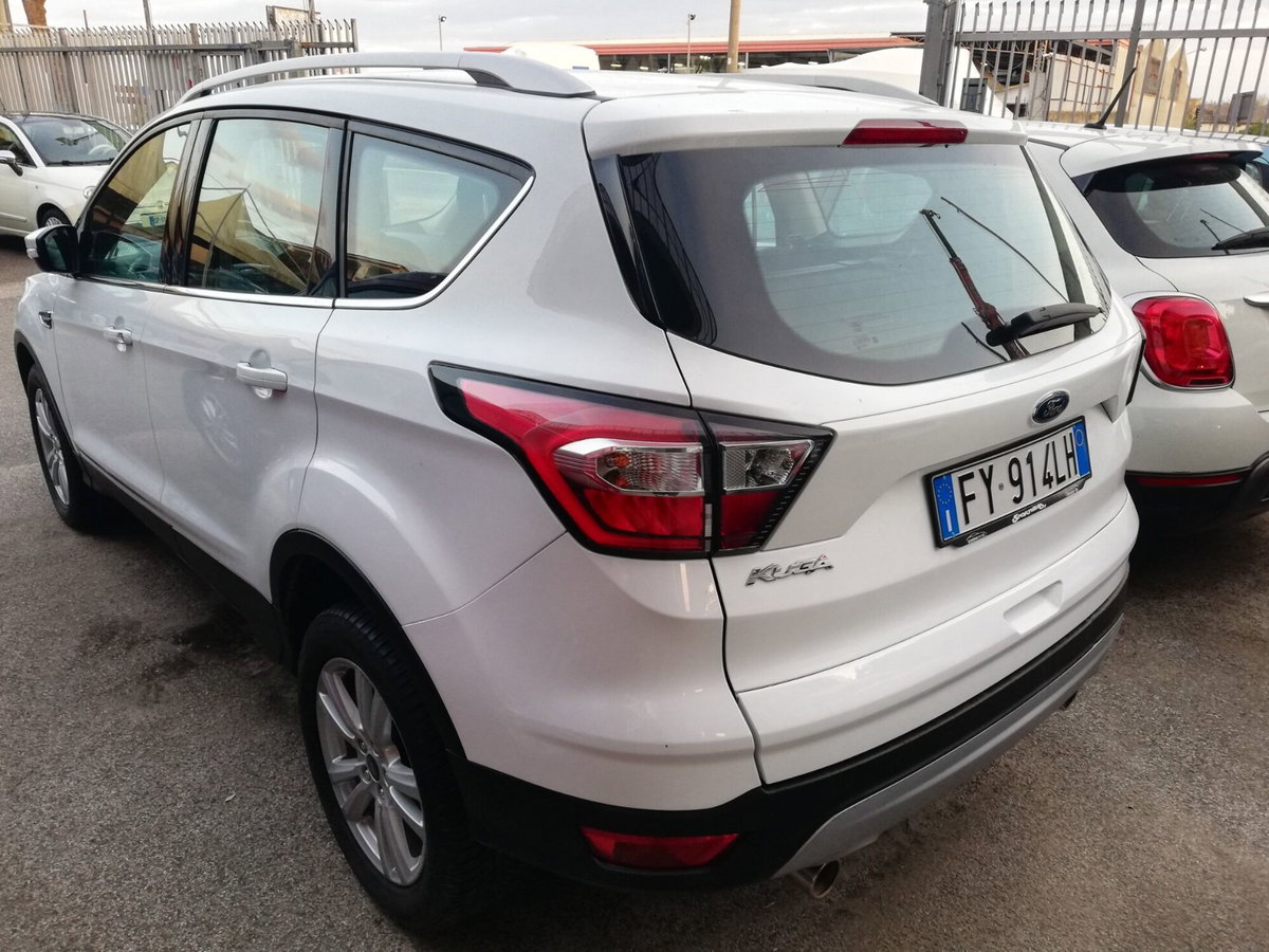 Ford Kuga 2.0 TDCI 120 CV S&S 2WD Titanium (3)