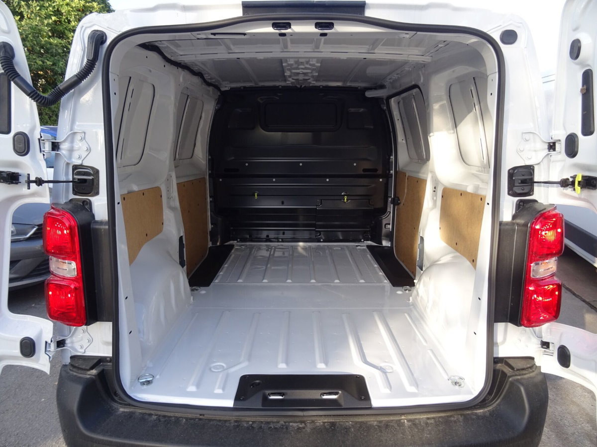 Peugeot Expert Furgone BlueHDi 120 S&S PL-TN Furgone Premium Standard (11)