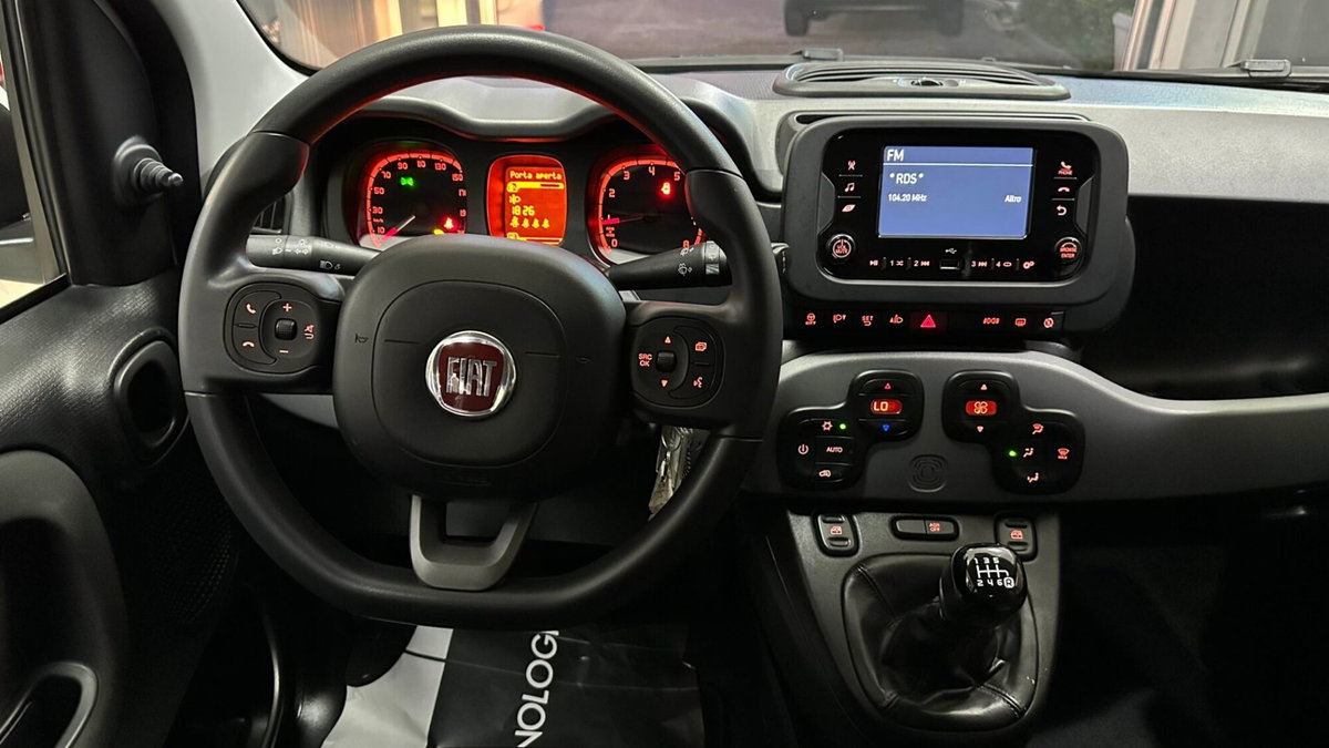 Fiat Panda 1.0 FireFly S&S Hybrid City Cross (13)