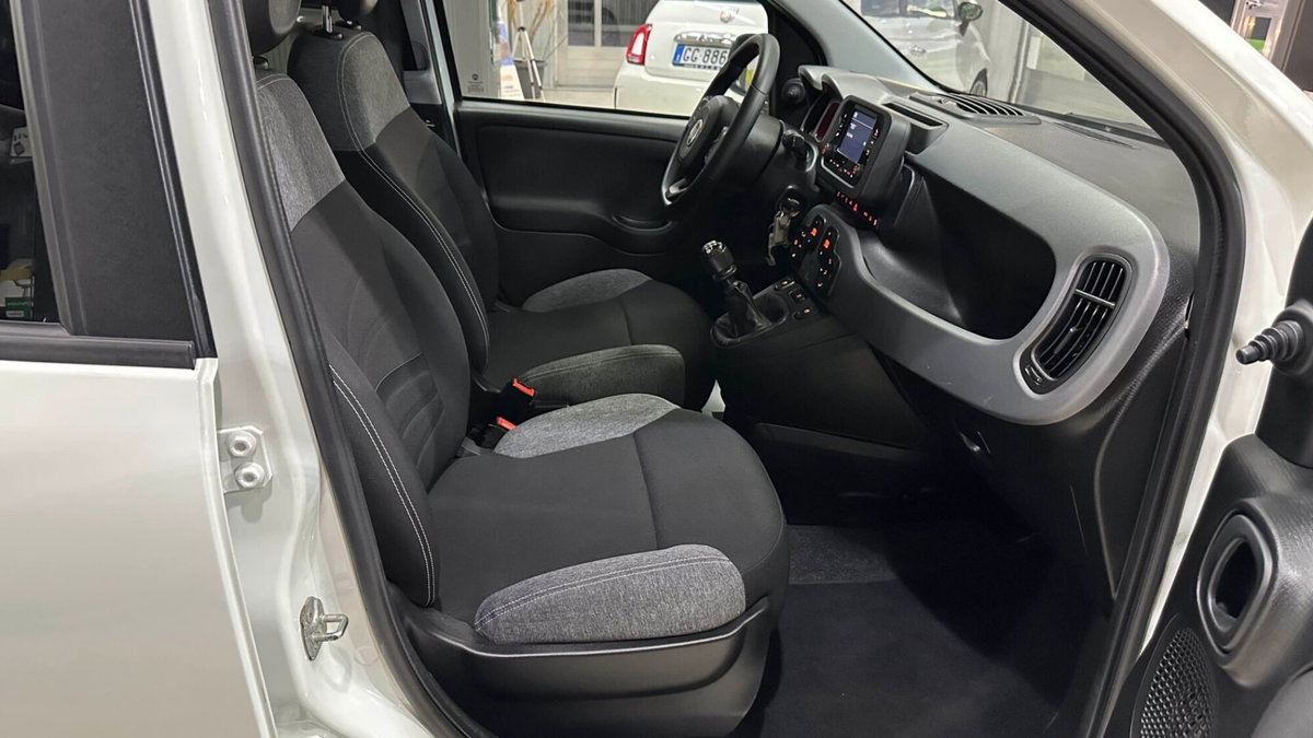 Fiat Panda 1.0 FireFly S&S Hybrid City Cross (17)
