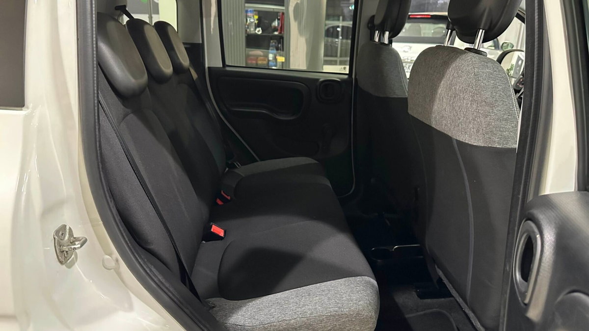 Fiat Panda 1.0 FireFly S&S Hybrid City Cross (18)