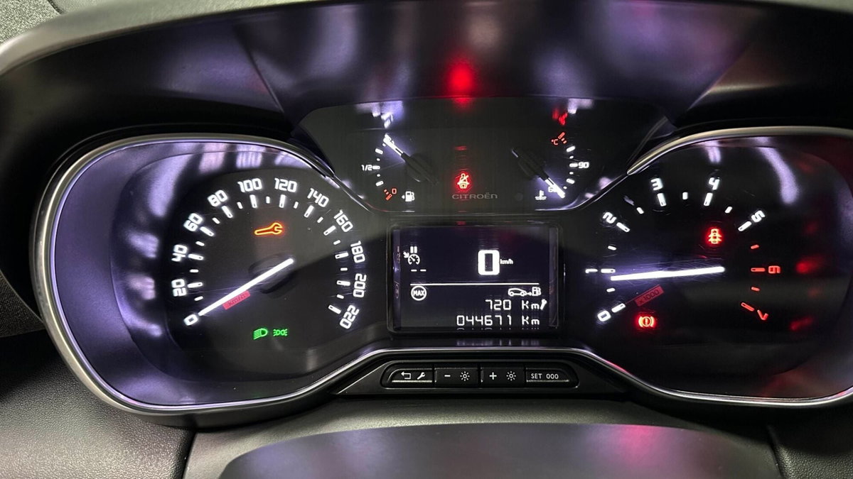 Citroen C3 Aircross BlueHDi 110 S&S Shine Pack (19)
