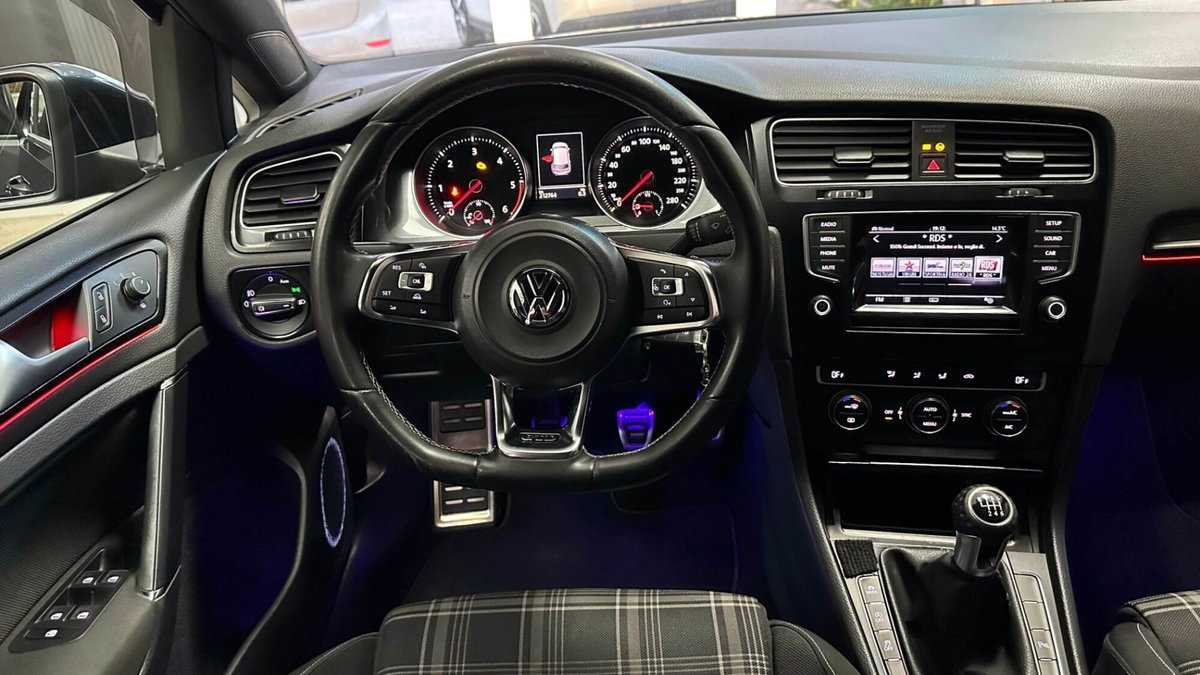 Volkswagen Golf GTD 2.0 TDI 5p. BlueMotion Technology (11)