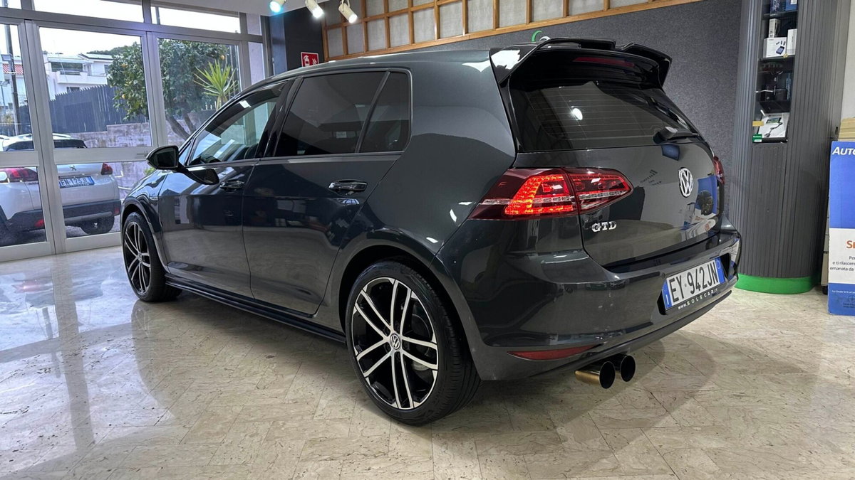 Volkswagen Golf GTD 2.0 TDI 5p. BlueMotion Technology (4)
