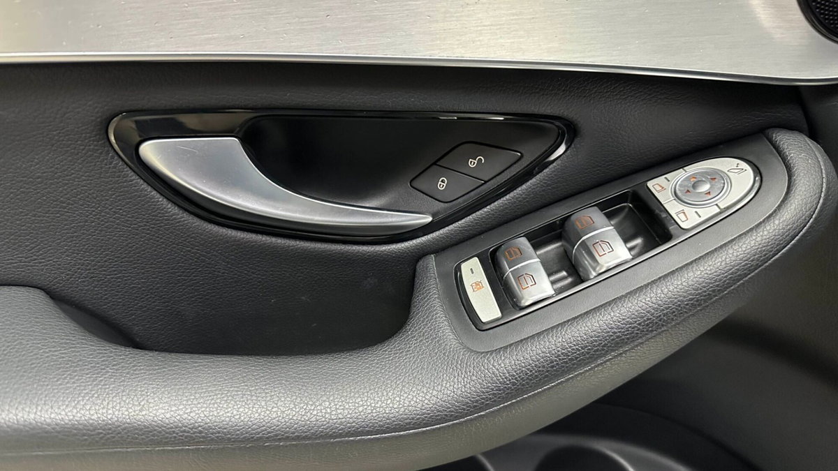 Mercedes-Benz GLC SUV 220 d 4Matic Sport (19)