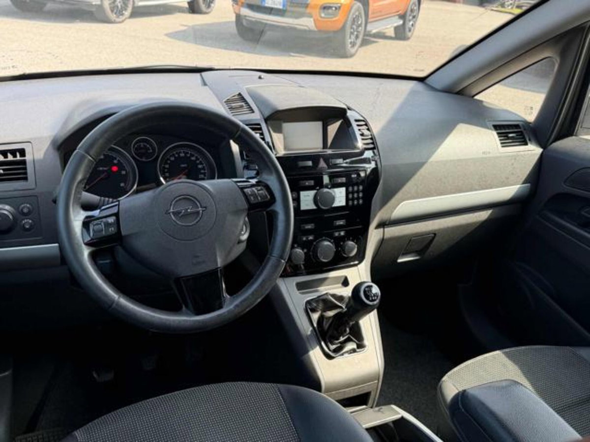 Opel Zafira 1.9 16V CDTI 150CV aut. Cosmo (13)