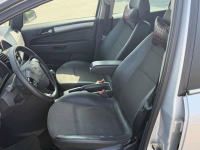 Opel Zafira 1.9 16V CDTI 150CV aut. Cosmo (14)