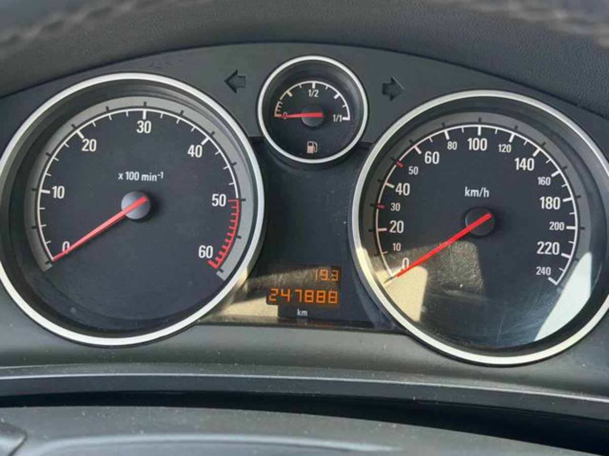 Opel Zafira 1.9 16V CDTI 150CV aut. Cosmo (18)