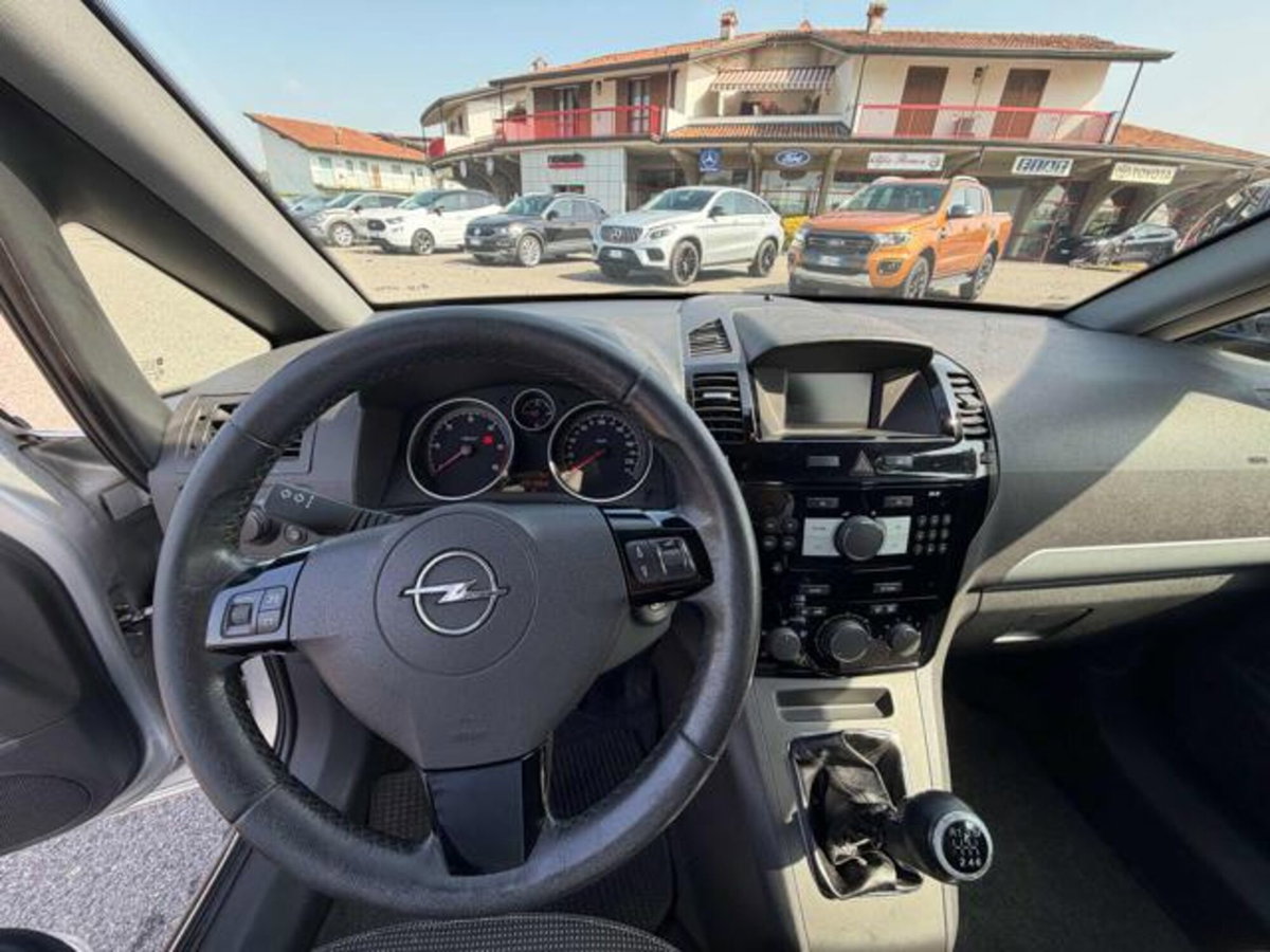 Opel Zafira 1.9 16V CDTI 150CV aut. Cosmo (19)