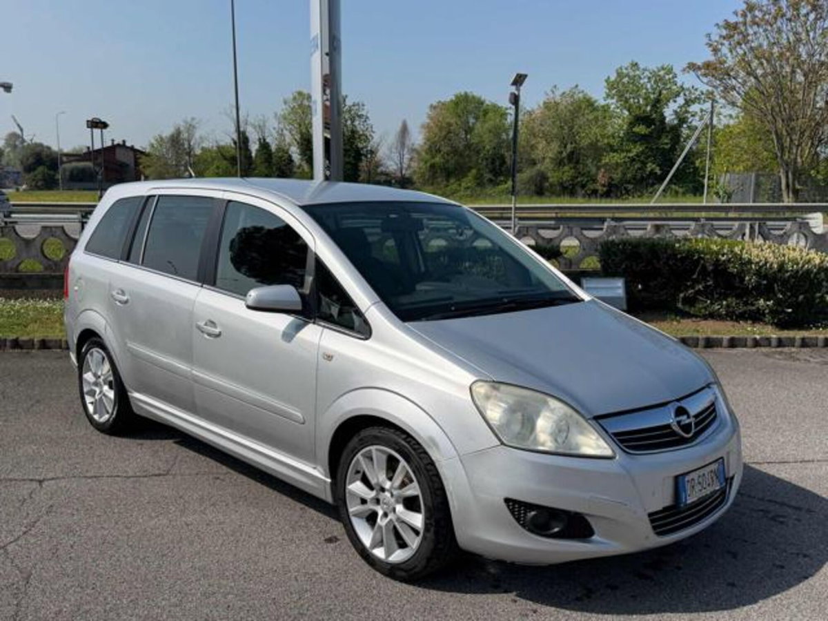 Opel Zafira 1.9 16V CDTI 150CV aut. Cosmo (3)