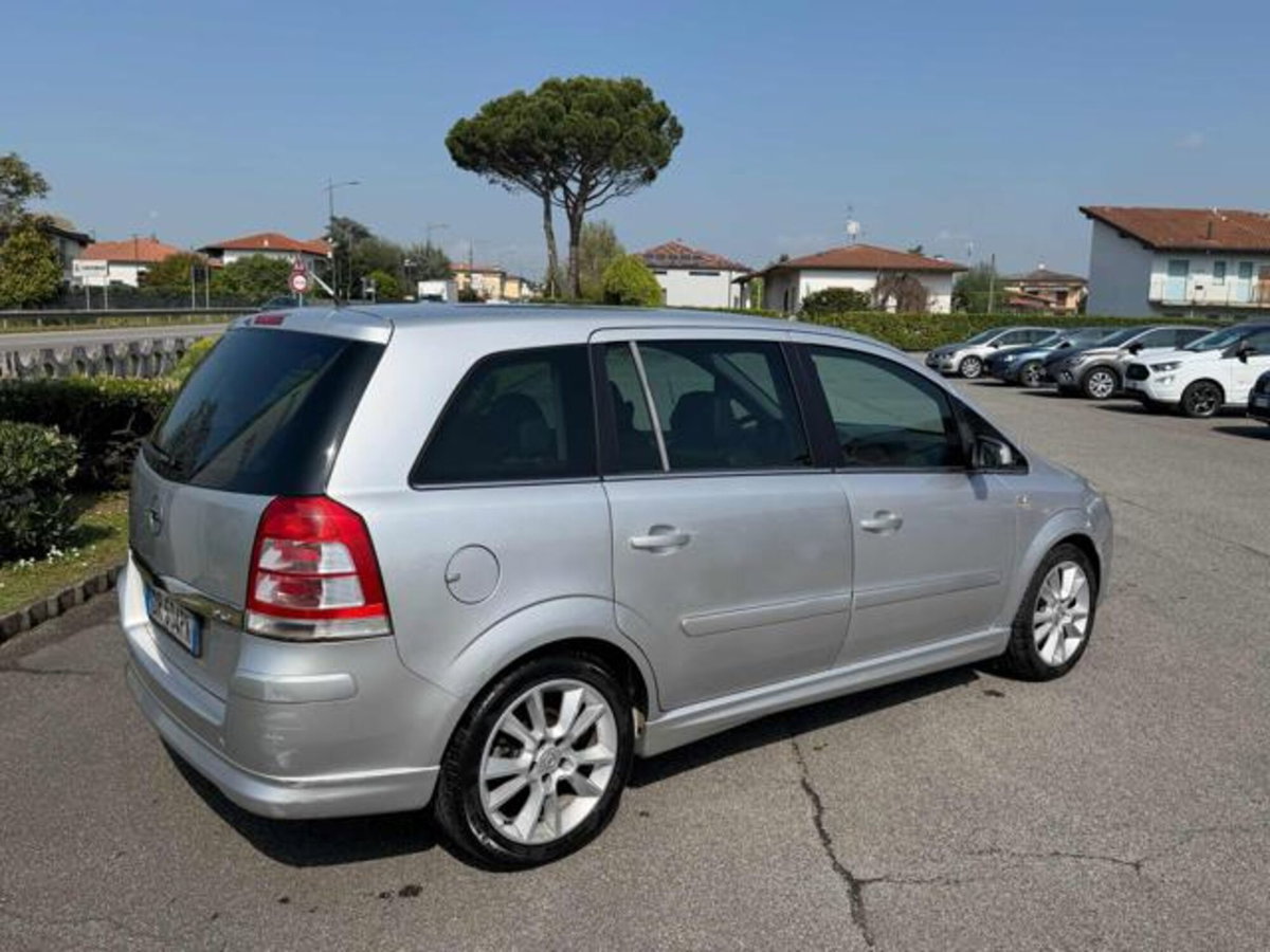 Opel Zafira 1.9 16V CDTI 150CV aut. Cosmo (5)
