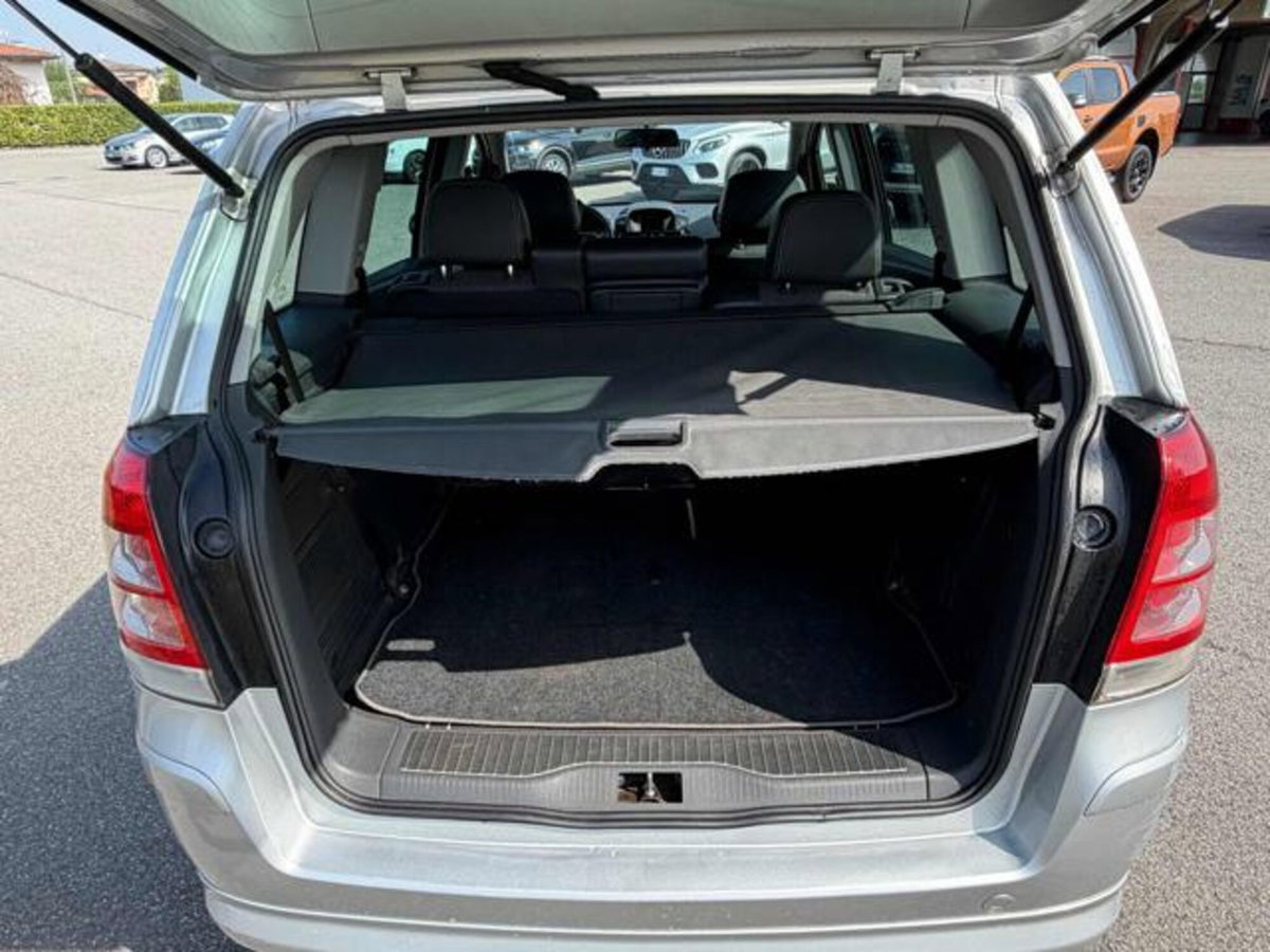 Opel Zafira 1.9 16V CDTI 150CV aut. Cosmo (9)