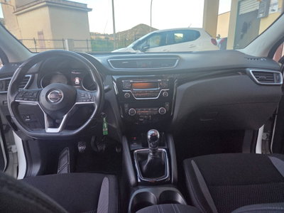 Nissan Qashqai 1.5 dCi Visia (14)