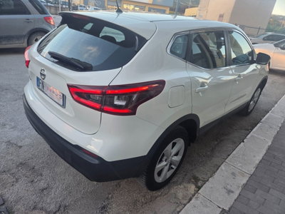 Nissan Qashqai 1.5 dCi Visia (9)