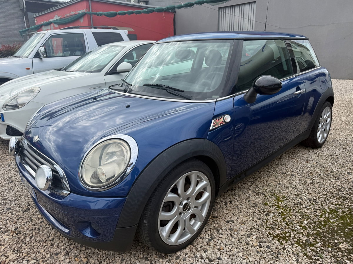 MINI Mini 1.6 16V Cooper (2)
