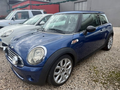 MINI Mini 1.6 16V Cooper (2)