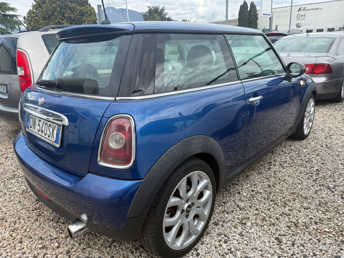 MINI Mini 1.6 16V Cooper (3)