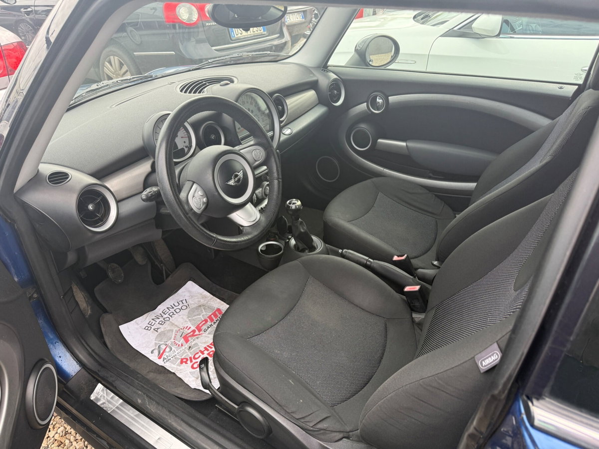 MINI Mini 1.6 16V Cooper (7)