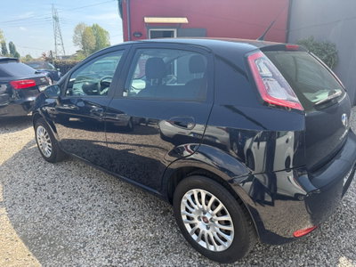 Fiat Punto 1.3 MJT II 75 CV 5 porte Street (6)