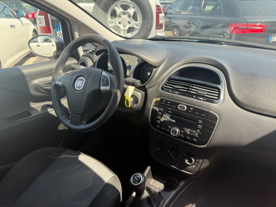 Fiat Punto 1.3 MJT II 75 CV 5 porte Street (9)