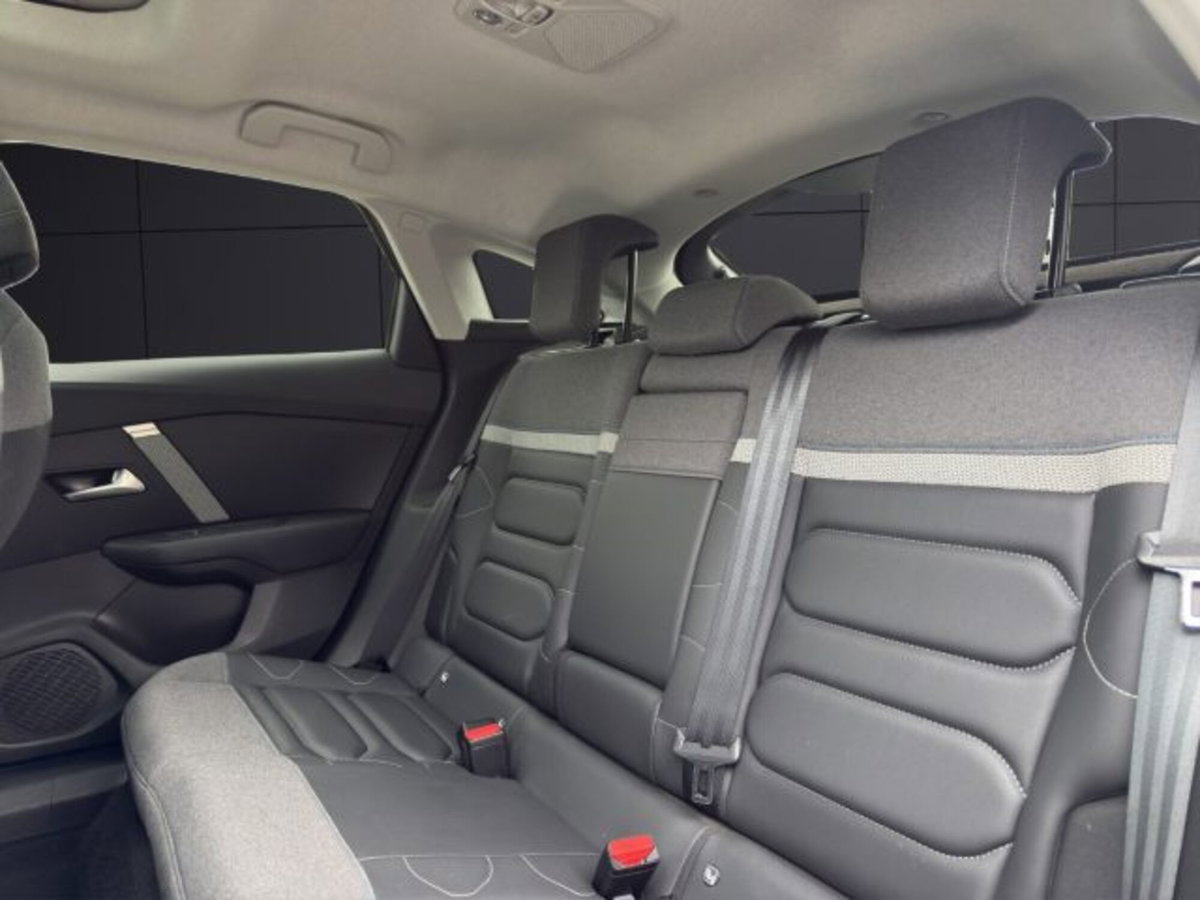 Citroen C4 PureTech 130 S&S EAT8 Shine (13)