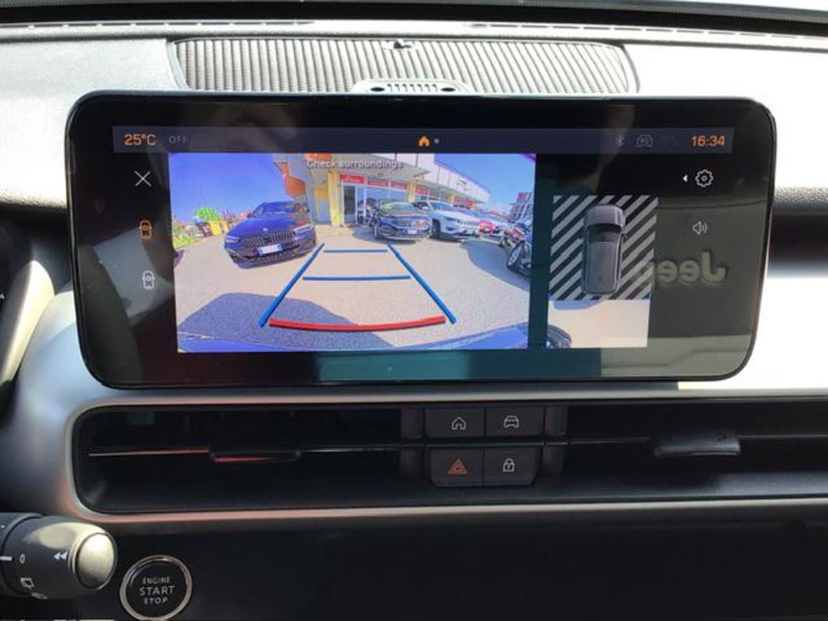 Jeep Avenger 1.2 turbo e-hybrid mhev Upland 4xe 145cv edct6 (11)