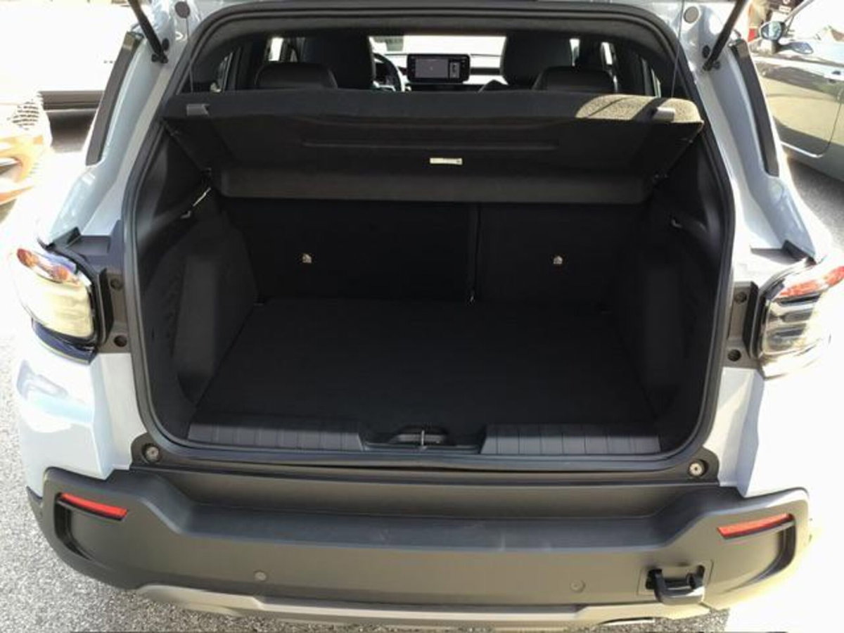 Jeep Avenger 1.2 turbo e-hybrid mhev Upland 4xe 145cv edct6 (13)