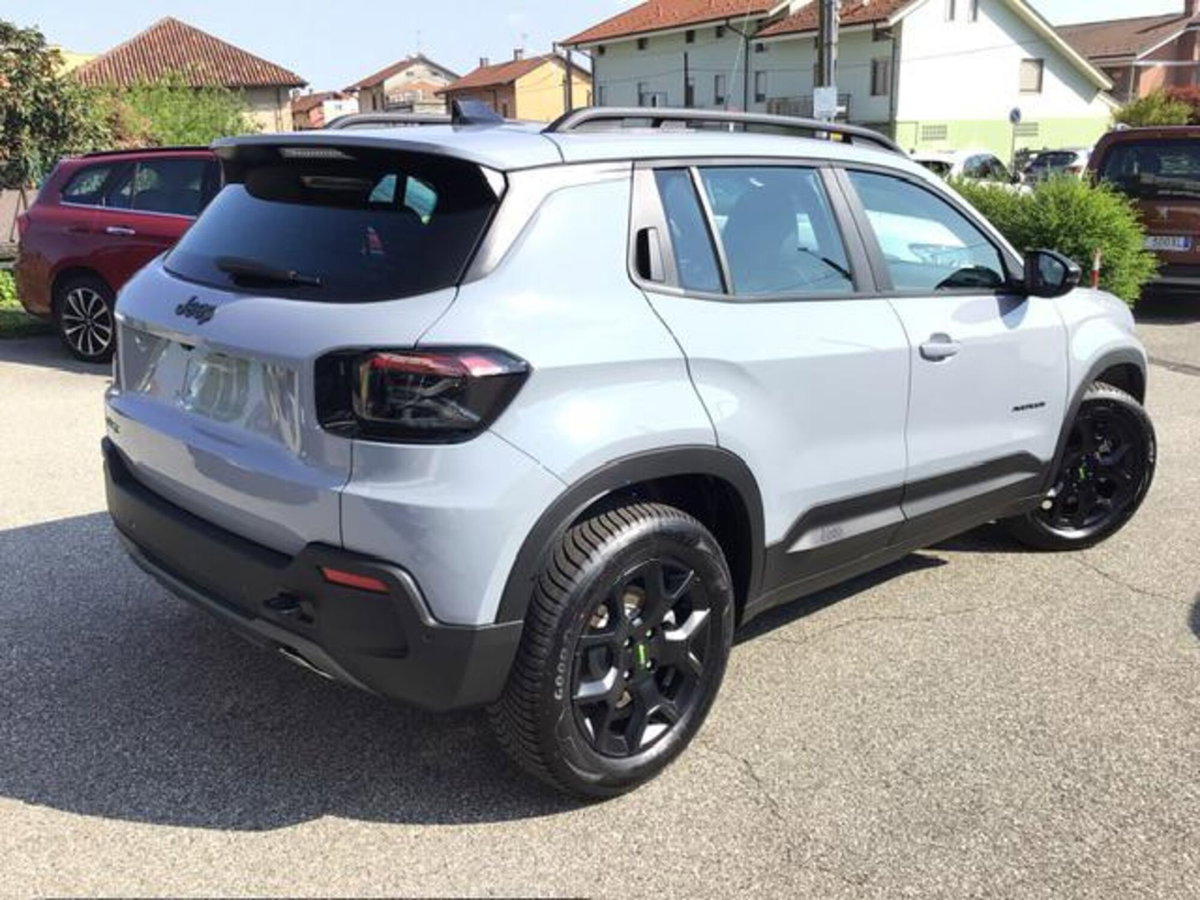 Jeep Avenger 1.2 turbo e-hybrid mhev Upland 4xe 145cv edct6 (2)